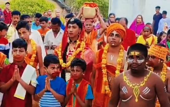 ଗଜପତିର ଗୁମ୍ମାରେ ଶ୍ରୀରାମ ମନ୍ଦିର ପ୍ରତିଷ୍ଠାର ଅକ୍ଷତ ଓ ନିମନ୍ତ୍ରଣ ପତ୍ର ବଣ୍ଟନ