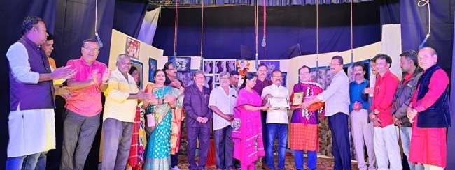 ୧୦ମ ରାଜ୍ୟସ୍ତରୀୟ ପାରଳା ନାଟକ ମହୋତ୍ସବ ଦ୍ବିତୀୟ ସନ୍ଧ୍ୟାରେ ନାଟକ 'ସଠିକ୍ ବିଚାର' ମଞ୍ଚସ୍ଥ