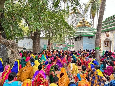 ସାନଖେମୁଣ୍ଡିରେ ପାଚକ ପାଚିକାଙ୍କୁ ରାଜ୍ୟ ସଭାପତି କମ୍ବଳ ଏବଂ ଶାଢ଼ୀ ବଣ୍ଟନ