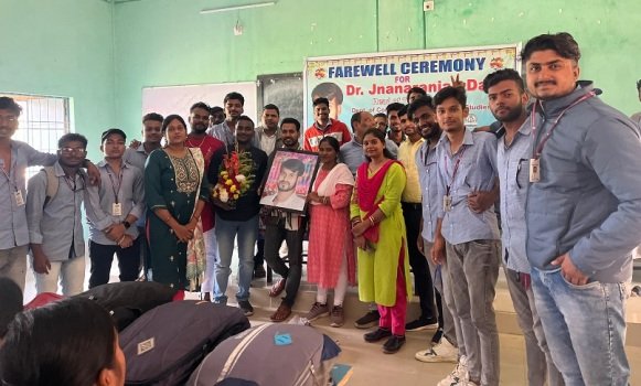 କେନ୍ଦ୍ରାପଡା କଲେଜ ବାଣିଜ୍ୟ ବିଭାଗ ମୁଖ୍ୟଙ୍କୁ ବିଦାୟକାଳୀନ ସମ୍ବର୍ଦ୍ଧନା