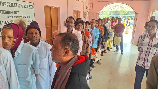 ବ୍ଲକ କଳା ଓ ସଂସ୍କୃତି ସଂଘ ପାଇଁ କଳାକାର ପଞ୍ଜିକରଣ ପାଇଁ ଲମ୍ବାଧାଡି