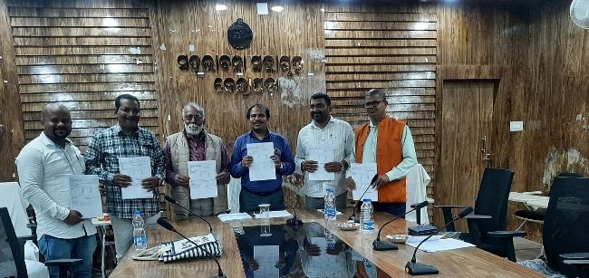 ରାଜନୈତିକ ଦଳର ପ୍ରତିନିଧିଙ୍କ ଉପସ୍ଥିତିରେ ଜିଲ୍ଲାର ଫାଇନାଲ ଭୋଟର ତାଲିକା ପ୍ରକାଶନ