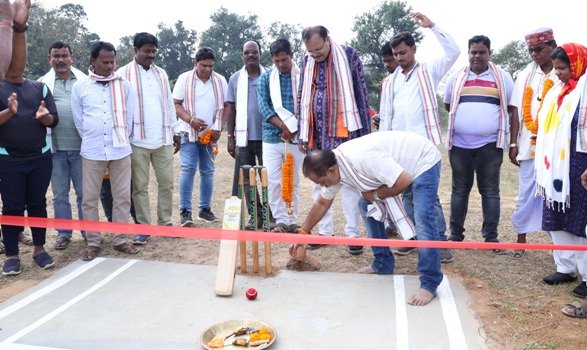 ଗାଙ୍ଗପୁରରେ କ୍ରିକେଟ୍ ଟୁର୍ଣ୍ଣାମେଣ୍ଟ୍ ଉଦ୍ଘାଟିତ