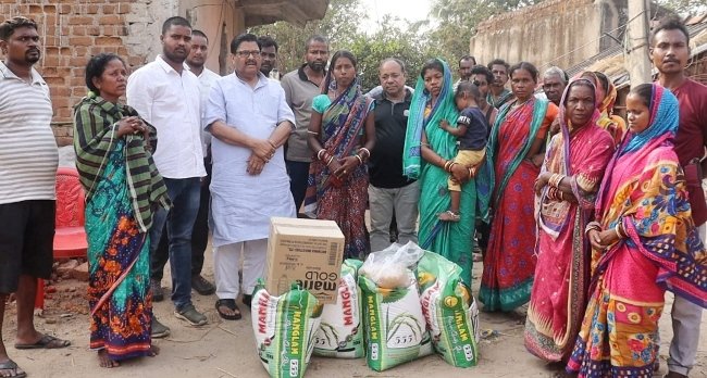 ଅଗ୍ନିବିପନ୍ନଙ୍କୁ ଭେଟିଲେ ପୁର୍ବତନ ପିସିସି ସଭାପତି