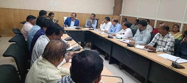 ଦକ୍ଷିଣାଞ୍ଚଳ ରାଜସ୍ବ ଆୟୁକ୍ତଙ୍କ ବିଭିନ୍ନ ଜନ କଲ୍ୟାଣକାରୀ ଯୋଜନାର ସମୀକ୍ଷା