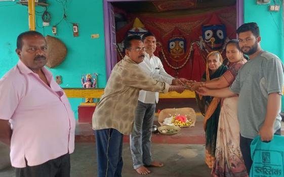 ନୂତନ ମନ୍ଦିର ନିର୍ମାଣ ପାଇଁ ୫୦ ହଜାର ଟଙ୍କା ପ୍ରଦାନ