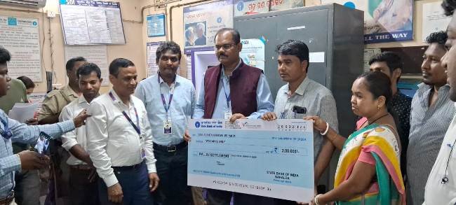 ପ୍ରଧାନମନ୍ତ୍ରୀ ଜୀବନଜ୍ୟୋତି ଯୋଜନାରେ ଉତ୍ତରାଧିକାରୀ କୁ ବୀମାରାଶି ପ୍ରଦାନ