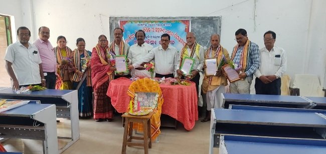 ବଳଦେବ ହାଇସ୍କୁଲରେ କ୍ଲଷ୍ଟର ସ୍ତରୀୟ ସେବାନିବୃତ୍ତଶିକ୍ଷକମାନଙ୍କ ସମ୍ବର୍ଦ୍ଧନା ସଭା