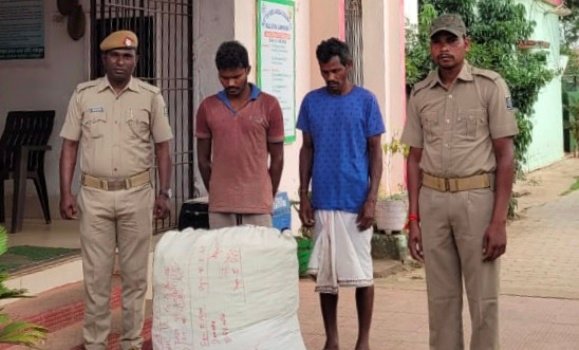 ଚାଲାଣ ପାଇଁ ପ୍ରସ୍ତୁତି ବେଳେ ମାଡି ବସିଲା ପୁଲିସ