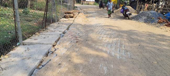 ବିଦ୍ୟାଧରପୁର- ମହୁଲ ପଙ୍ଖା ରାସ୍ତା କାମ ନିମ୍ନମାନର