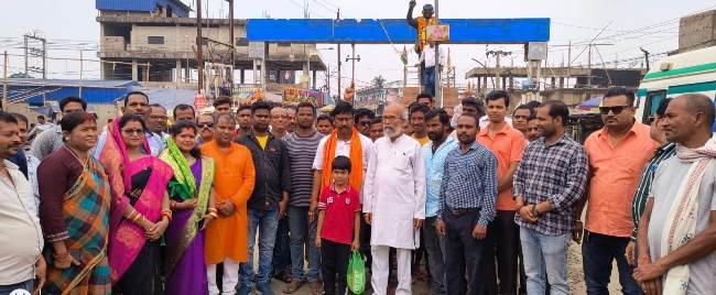 ରେମୁଣା ଗୋଲେଇ ସ୍ଥିତ ବାବା ସାହେବ ଡକ୍ଟର ଭୀମରାଓ ଆମ୍ବେଦକରଙ୍କ ପ୍ରତିମୂର୍ତ୍ତୀରେ ମାଲ୍ୟାର୍ପଣ