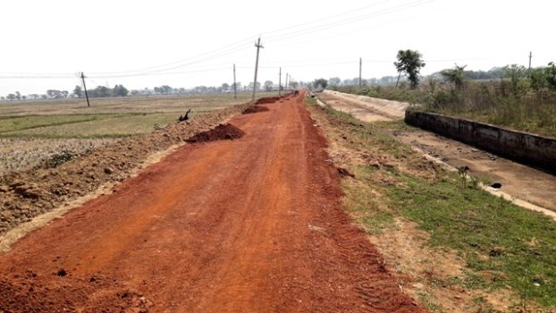 ଯାତାୟତ ପାଇଁ ମରାମତି ହେଲା କେନାଲ ବନ୍ଧ ରାସ୍ତା