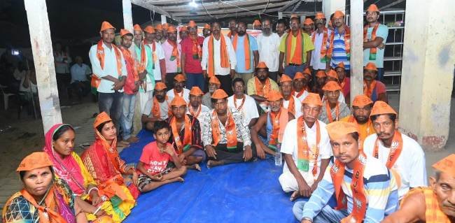 ରେମୁଣା ର ୧୧ ନମ୍ବର ୱାର୍ଡରେ ବିଜେପିରେ ମିଶ୍ରଣ ପର୍ବ