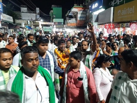 କେନ୍ଦ୍ରାପଡା ପୈାରାଞ୍ଚଳର ୪ଟି ୱାର୍ଡରେ ବିଜେଡିର ପଦଯାତ୍ରା ଓ ଭୋଟ ପ୍ରଚାର