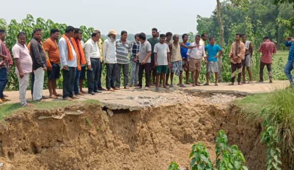 ରେମୁଣା ବିଧାୟକ ଙ୍କ ଦ୍ୱାରା ଗଙ୍ଗାହାର ନଦୀ ବନ୍ଧର ମରାମତି ପାଇଁ ବିଭଗୀୟ ଅଧିକାରିଙ୍କୁ ତାଗିଦ