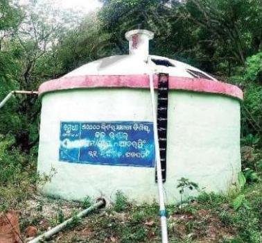 ବସୁଧା ଯୋଜନା ଦ୍ୱାରା ୩୦ ଲକ୍ଷ ବ୍ୟୟରେ ନିର୍ମାଣ ହେଲା ପାଣି ଟାଙ୍କି ହେଲେ ଲୋକଙ୍କୁ ମିଳିଲାନି ପାଣି