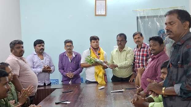 ଛତ୍ରପୁର ବିଧାୟକଙ୍କୁ ସମ୍ବର୍ଦ୍ଧନା