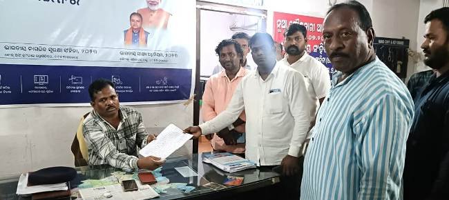 ସରପଞ୍ଚ ଙ୍କୁ ବ୍ଲକ କନିଷ୍ଠଯନ୍ତ୍ରୀ ଙ୍କ ହତ୍ୟା ଧମକ