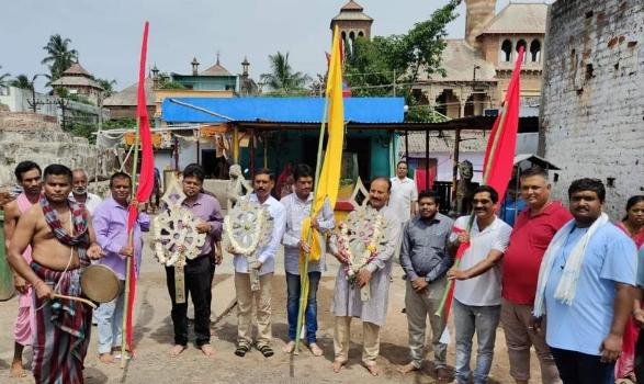 ଦକ୍ଷିଣ ଓଡିଶାର ଶ୍ରୀକ୍ଷେତ୍ର ପାରଳାରେ ୩ ରଥରେ ନୀଳଚକ୍ର ସ୍ଥାପନ ହେଲା