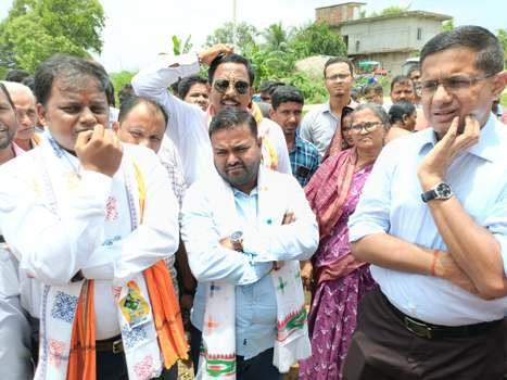 ସଦର ବ୍ଲକରେ ନିର୍ମାଣଧିନ ଆଦର୍ଶ ବିଦ୍ୟାଳୟ ପରିଦର୍ଶନ କଲେ ବିଧାୟକ ମାନସ କୁମାର ଦତ୍ତ