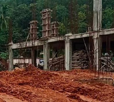 ସରକାରୀ ଜମିରୁ ମାଟି ନେଇ କୋଠା ନିର୍ମାଣ କରିବା ମହଙ୍ଗା ପଡ଼ିଲା