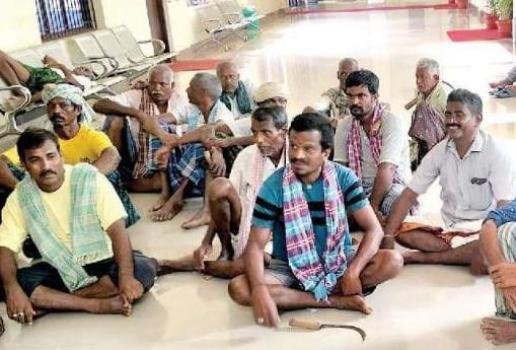 ଶ୍ରାବଣରେ ବି ଚାଷ ଜମି ଫାଟି ଆଁ ହୋଇ ରହିଛି