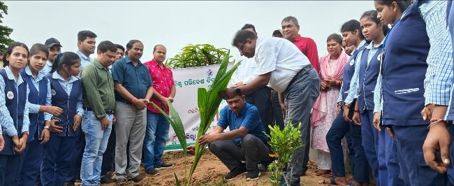 “ମା’ ପାଇଁ ଗଛଟିଏ” କାର୍ଯ୍ୟକ୍ରମର ଶୁଭାରମ୍ଭ