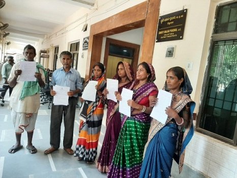 ଚିଙ୍ଗୁଡି ଘେରୀ ପାଇଁ ଧାନଚାଷ ନଷ୍ଟ ଜିଲ୍ଲାପାଳଙ୍କୁ ଅଭିଯୋଗ କଲେ ଚାଷୀ