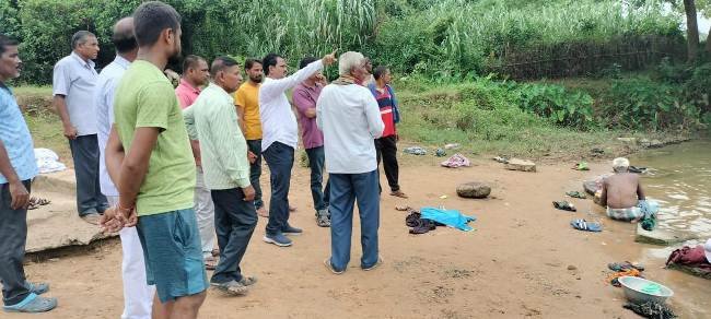 ସୋସୋ ଠାରେ ସାଳନ୍ଦୀ ନଦୀ ଉପରେ ପୋଲ ନିର୍ମାଣ ସ୍ଥାନ ପରିଦର୍ଶନ କଲେ ବିଧାୟକ