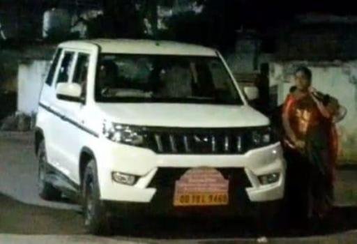 ଯାଦୁକରଙ୍କ ଶୋ ଦେଖିବା ପାଇଁ ପରିବାର ସହ ସରକାରୀ ଗାଡ଼ି ବ୍ୟବହାର