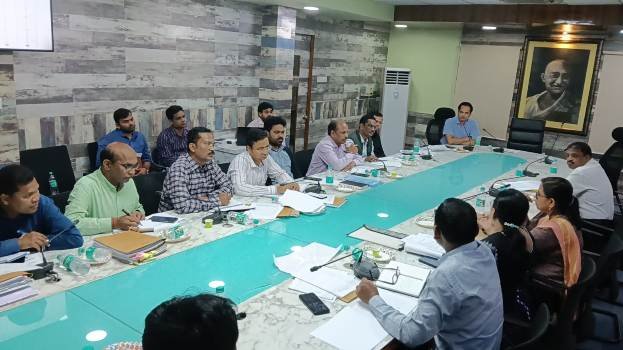 ଜିଲ୍ଲା ରାଜସ୍ୱ ସମୀକ୍ଷା ବୈଠକ: ଭୂମିହୀନ ମାନଙ୍କୁ ତୁରନ୍ତ ପଟ୍ଟା ପ୍ରଦାନ ନିମନ୍ତେ ନିର୍ଦେଶ
