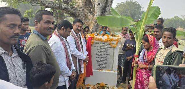 ମୁଖୁରା ଗ୍ରାମପଞ୍ଚାୟତର ବଡ଼ୁଆ ଗ୍ରାମରେ ବିଭିନ୍ନ ଲୋକାଭିମୁଖୀ ପ୍ରକଳ୍ପର ଶୁଭ ଶିଳାନ୍ୟାସ