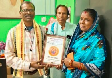 ମା’ତାରିଣୀ କଳାକାର ପରିଷଦ ପକ୍ଷରୁ ଜିଲ୍ଲା ସଂସ୍କୃତି ଅଧିକାରୀଙ୍କୁ ସମ୍ବର୍ଦ୍ଧନା