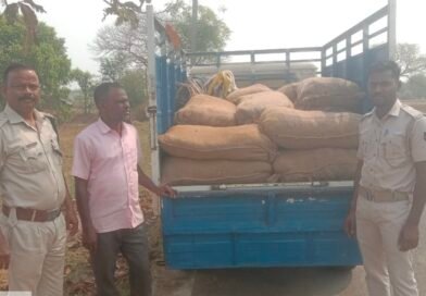 ଦେଶୀରନ୍ଧା ମଦ, ପୋଚ ଓ ମହୁଲ ଫୁଲ ସହ ପିକଅପ ଭ୍ୟାନ ଜବତ: ୪ ଗିରଫ