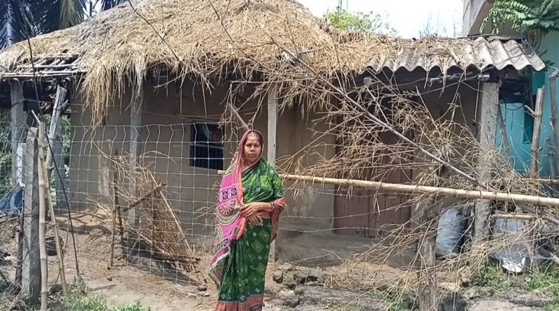 ଜାଗାବାଡ଼ିକୁ ନେଇ ବିବାଦ; ବିଧବା ମହିଳାଙ୍କୁ ଘରୁ ଘୋସାରି ବାହାର କଲେ ପଡୋଶୀ