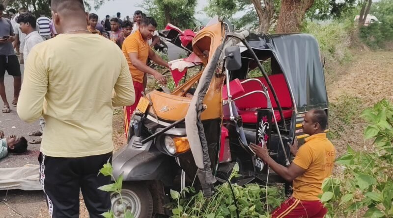 ବସ ସହ ଅଟୋ ମୁହାଁମୁହିଁ ଧକ୍କାରେ ୬ ମୃତ ୪ ଗୁରୁତର