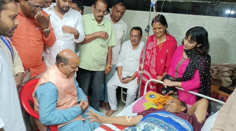 ଏସସିବିରେ ପୂର୍ବତନ ବିଧାୟକ ପ୍ରଭାତଙ୍କୁ ଭେଟିଲେ ରାଜ୍ୟସଭା ସାଂସଦ ଓ ଆଇନମନ୍ତ୍ରୀ