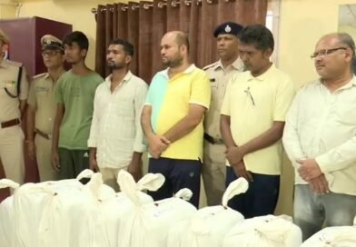 ଟ୍ରଲି ବ୍ୟାଗ୍‌ରେ ୧୧୫ କେଜି ଗଞ୍ଜେଇ ଚାଲାଣ: ୫ ଗିରଫ